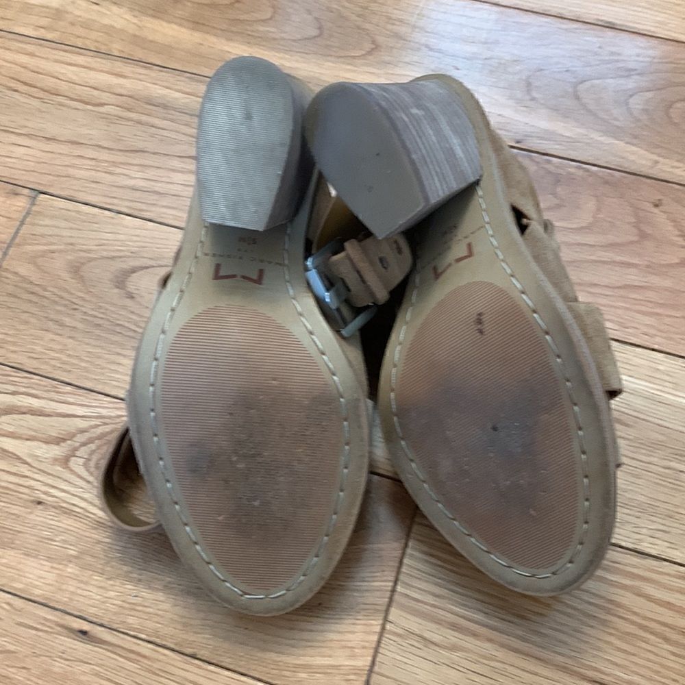 Marc Fisher GUC taupe ml Valen suede chunky block heeled sandals SZ 5.5 - Picture 6 of 8
